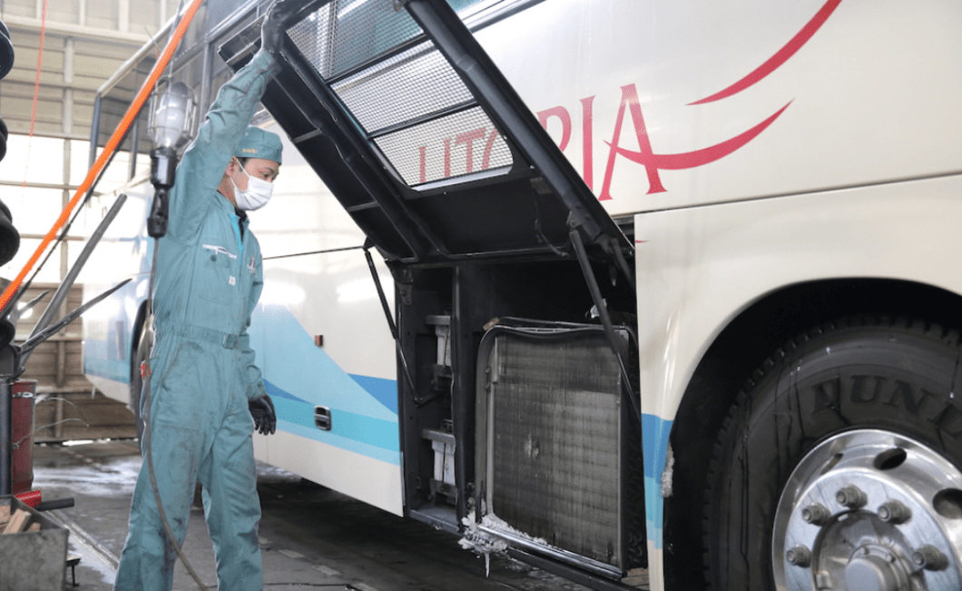 仙台営業所　大型バス　自動車整備士